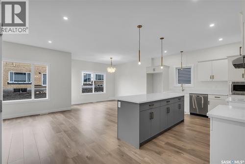 207 Amisk Way, Saskatoon, SK - Indoor Photo Showing Kitchen With Upgraded Kitchen