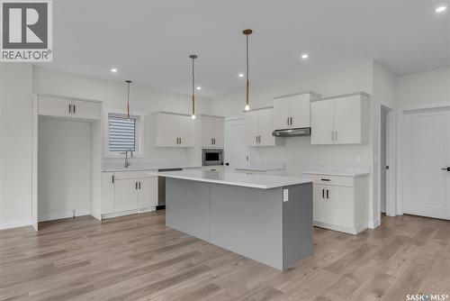 207 Amisk Way, Saskatoon, SK - Indoor Photo Showing Kitchen