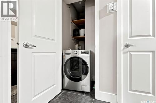 205 320 5Th Avenue N, Saskatoon, SK - Indoor Photo Showing Laundry Room