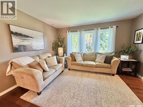 9 Gibson Bay, Yorkton, SK - Indoor Photo Showing Living Room
