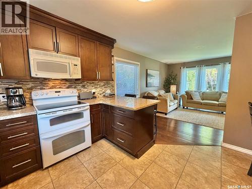 9 Gibson Bay, Yorkton, SK - Indoor Photo Showing Kitchen