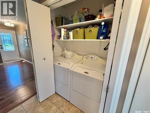 9 Gibson Bay, Yorkton, SK - Indoor Photo Showing Laundry Room