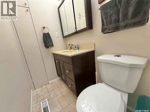 9 Gibson Bay, Yorkton, SK - Indoor Photo Showing Bathroom
