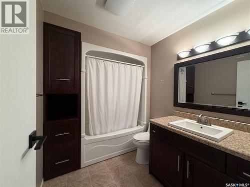 9 Gibson Bay, Yorkton, SK - Indoor Photo Showing Bathroom