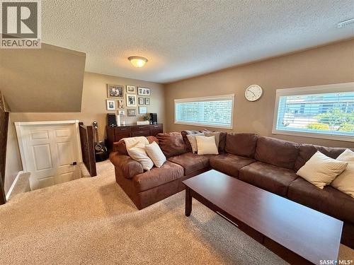 9 Gibson Bay, Yorkton, SK - Indoor Photo Showing Living Room