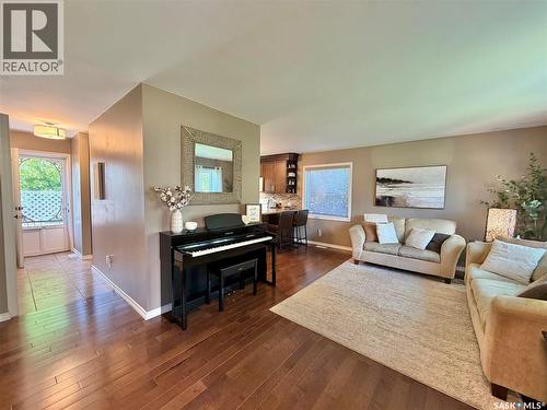 9 Gibson Bay, Yorkton, SK - Indoor Photo Showing Living Room