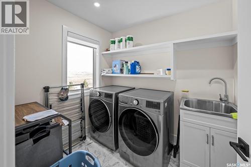 559 Kalra Street, Saskatoon, SK - Indoor Photo Showing Laundry Room