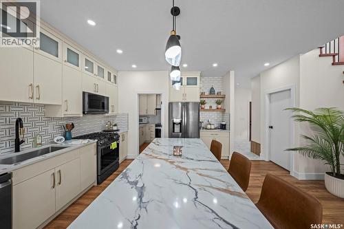 559 Kalra Street, Saskatoon, SK - Indoor Photo Showing Kitchen With Stainless Steel Kitchen With Upgraded Kitchen