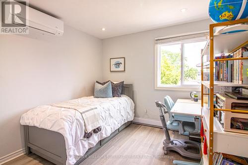60 Springfair Avenue, Aurora, ON - Indoor Photo Showing Bedroom
