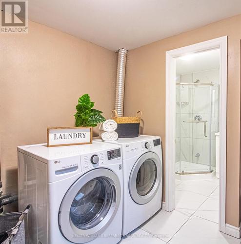 60 Springfair Avenue, Aurora, ON - Indoor Photo Showing Laundry Room
