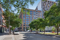 405-1625 Rue Clark Montréal (Ville-Marie), QC H2X 2R4
