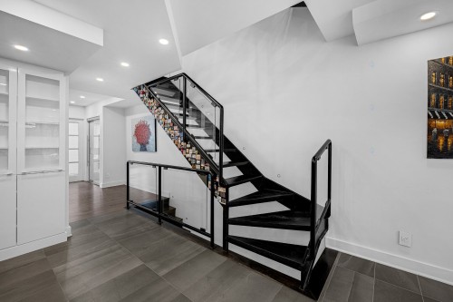 Staircase - 3046 Le Boulevard, Montréal (Ville-Marie), QC - Indoor Photo Showing Other Room