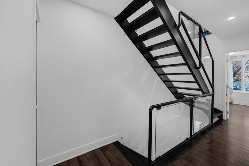Staircase - 3046 Le Boulevard, Montréal (Ville-Marie), QC - Indoor Photo Showing Other Room