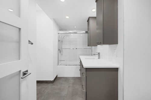 Bathroom - 3046 Le Boulevard, Montréal (Ville-Marie), QC - Indoor Photo Showing Bathroom