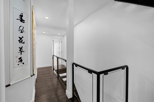 Staircase - 3046 Le Boulevard, Montréal (Ville-Marie), QC - Indoor Photo Showing Other Room