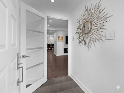 Mud Room - 3046 Le Boulevard, Montréal (Ville-Marie), QC - Indoor Photo Showing Other Room