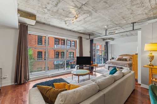 206 2015 Av Aird — photo 1