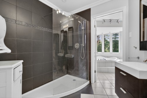 Salle de bains - 276 Rue Des Eaux-Vives, Saint-Jérôme, QC - Indoor Photo Showing Bathroom