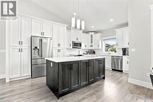 670 Fast Crescent, Saskatoon, SK - Indoor Photo Showing Kitchen With Stainless Steel Kitchen With Upgraded Kitchen