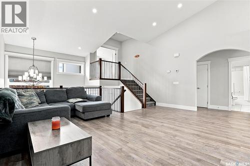 670 Fast Crescent, Saskatoon, SK - Indoor Photo Showing Living Room