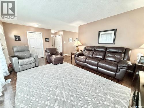 301 Rosher Street, Colonsay, SK - Indoor Photo Showing Living Room