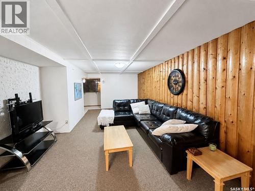 984 Bradshaw Place, Prince Albert, SK - Indoor