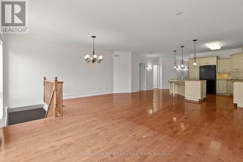 110 Heathercrest Private, Ottawa, ON - Indoor Photo Showing Kitchen