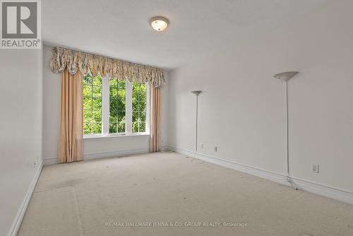 110 Heathercrest Private, Ottawa, ON - Indoor Photo Showing Other Room