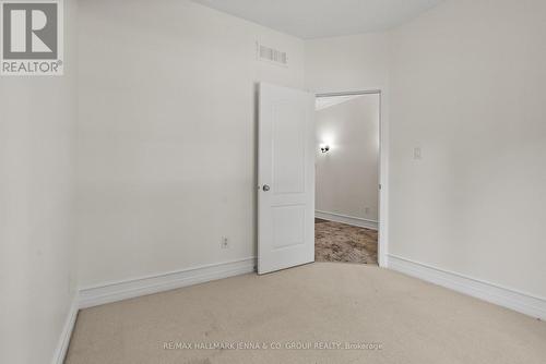 110 Heathercrest Private, Ottawa, ON - Indoor Photo Showing Other Room