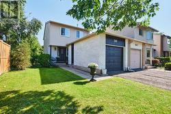 209 SHERWAY DRIVE Ottawa, ON K2J 2B3