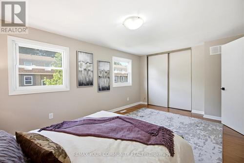 32 - 80 Dundalk Drive, Toronto, ON - Indoor Photo Showing Bedroom