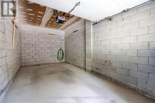 32 - 80 Dundalk Drive, Toronto, ON - Indoor Photo Showing Garage