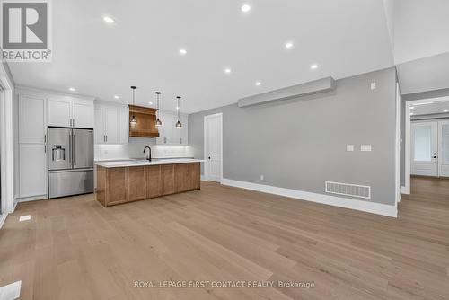 UPPER - 929 7TH LINE , Innisfil, Ontario L9S 4G1 4
