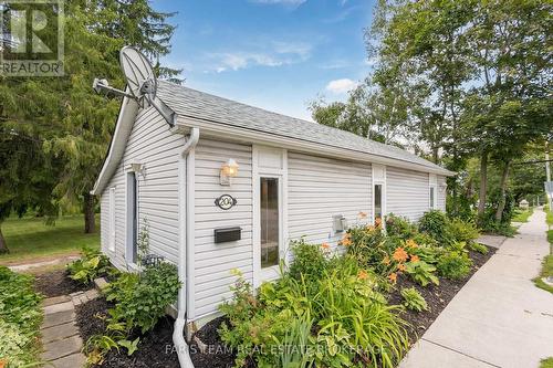 204 COX MILL ROAD  Barrie, ON L4N 4G5