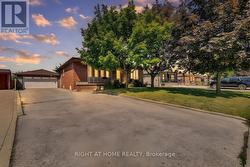 110 JAY STREET  Toronto, ON M6L 2M2