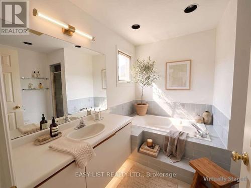 208 Anastasia Terrace, Mississauga, ON - Indoor Photo Showing Bathroom