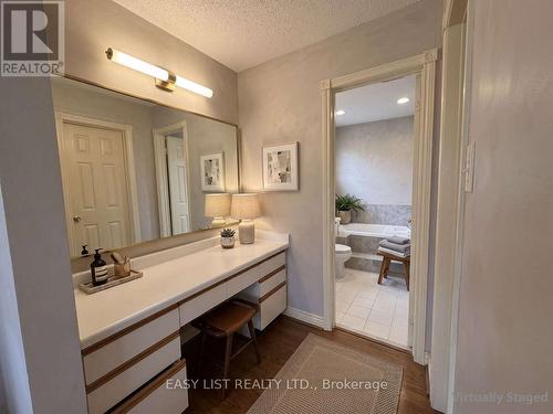 208 Anastasia Terrace, Mississauga, ON - Indoor Photo Showing Bathroom