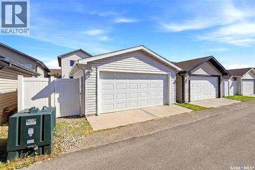 3326 Green Moss Lane, Regina, SK - Outdoor