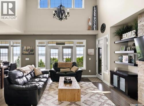 30 Shore Acres Drive, Last Mountain Lake, SK - Indoor Photo Showing Living Room