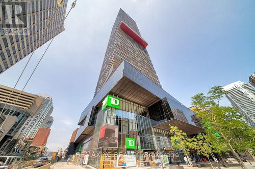 4812 - 8 EGLINTON AVENUE E  Toronto, ON M4P 1A6