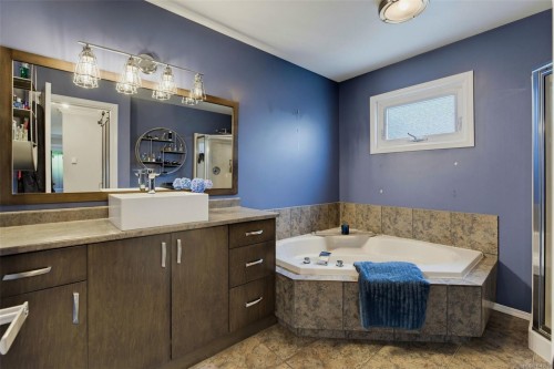 181 White Pine Rd, View Royal, BC 