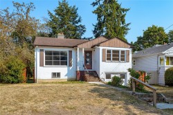 3033 Carroll St Victoria, BC V9A 1R5