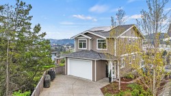 2562 Rosevista Pl Langford, BC V9B 5J6