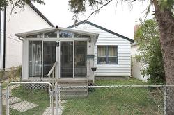 31 Moore AVE  Winnipeg, MB R2M 3S3