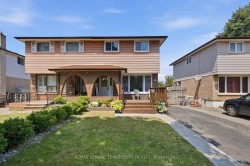 362 Durham Court Oshawa, ON L1J 1W9