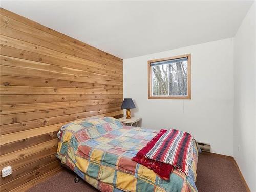 28 Lakeview Dr, Alexander, MB - Indoor Photo Showing Bedroom