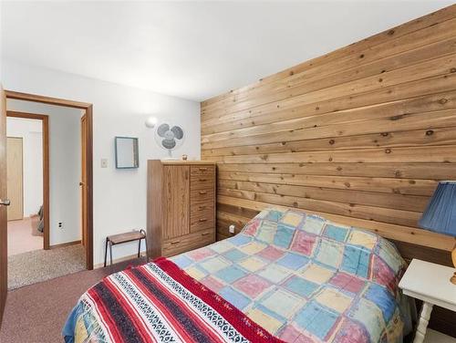 28 Lakeview Dr, Alexander, MB - Indoor Photo Showing Bedroom