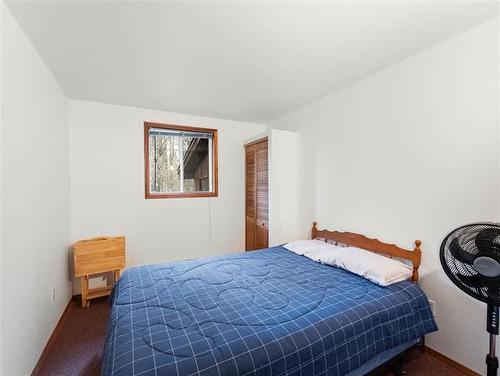 28 Lakeview Dr, Alexander, MB - Indoor Photo Showing Bedroom