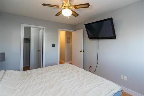 1107-650 Kenaston Blvd, Winnipeg, MB - Indoor Photo Showing Bedroom