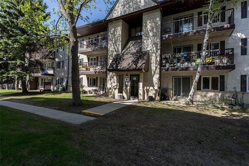 1107-650 Kenaston Blvd, Winnipeg, MB - Outdoor With Facade